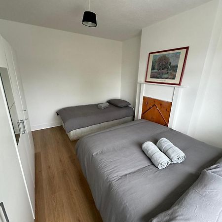 Nice Triple Room At 2 Iveragh Rd-7 Dublin Exteriér fotografie