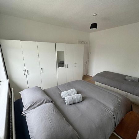 Nice Triple Room At 2 Iveragh Rd-7 Dublin Exteriér fotografie