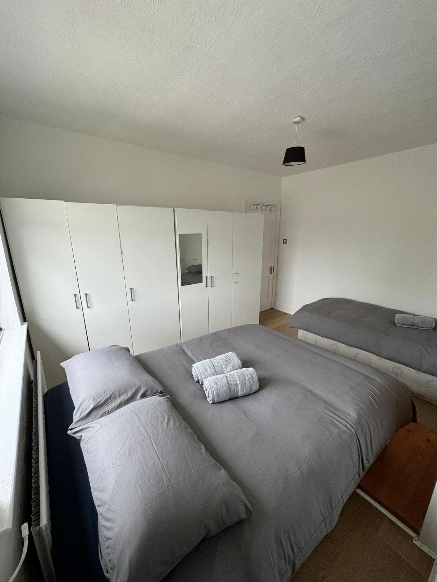 Nice Triple Room At 2 Iveragh Rd-7 Dublin Exteriér fotografie